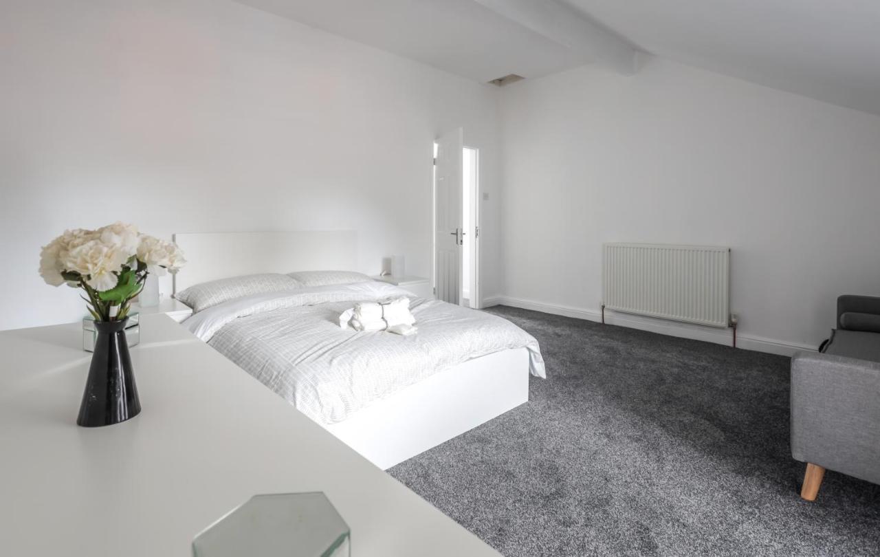 Spacious 4 Bed House In Birmingham, Suitable For Contractors Extérieur photo